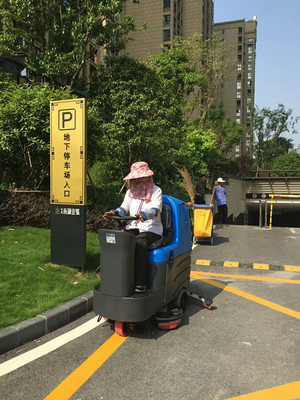 駕駛式洗地機哪個品牌好？保潔行業選購指南與主流品牌推薦